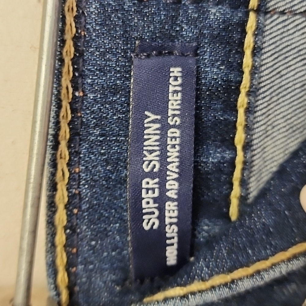 NWT, Hollister California Men's Jeans. - Picture 5 of 14